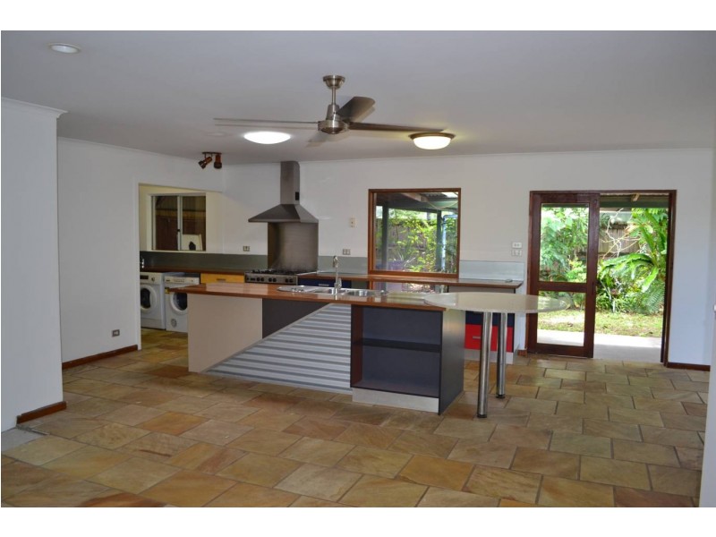 26 Palm Street, Holloways Beach QLD 4878