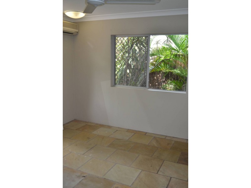 26 Palm Street, Holloways Beach QLD 4878