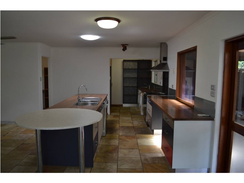 26 Palm Street, Holloways Beach QLD 4878
