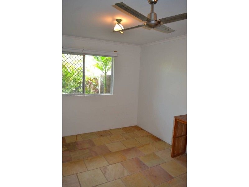 26 Palm Street, Holloways Beach QLD 4878