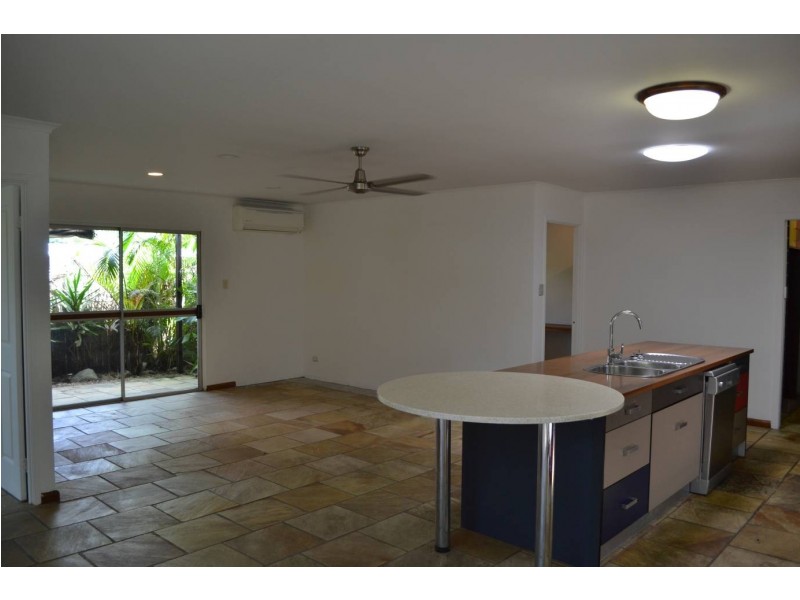 26 Palm Street, Holloways Beach QLD 4878