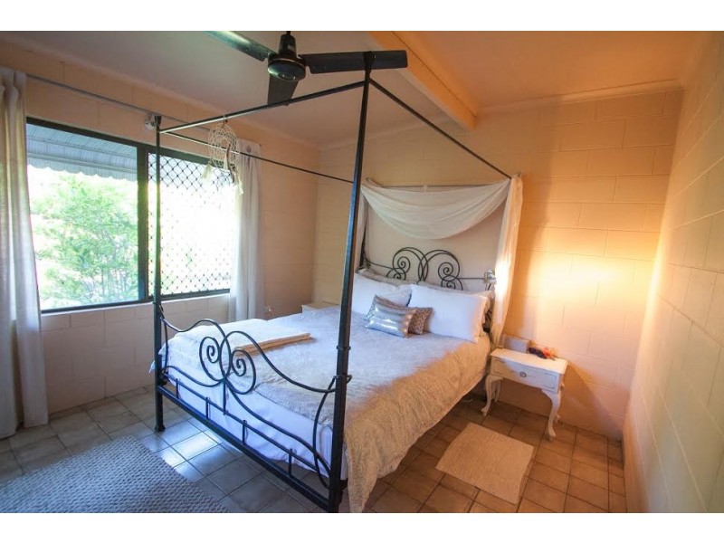 10 Nioka Place, Caravonica QLD 4878