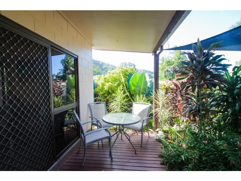 10 Nioka Place, Caravonica QLD 4878