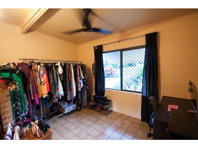 10 Nioka Place, Caravonica QLD 4878