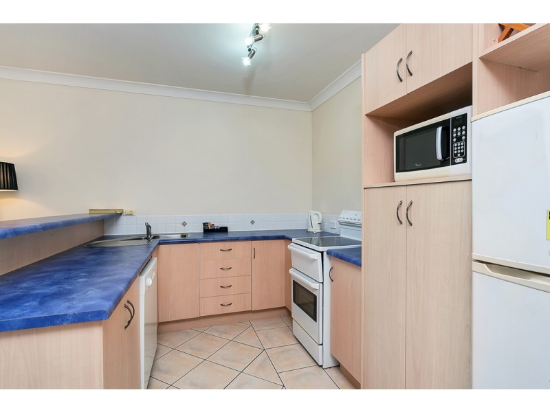 33/255 Lake Street, Cairns North QLD 4870