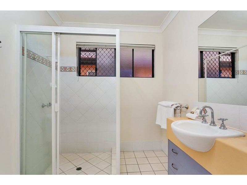 33/255 Lake Street, Cairns North QLD 4870