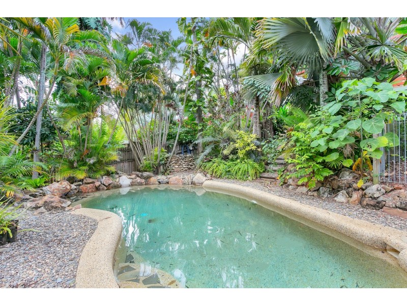 37 Anne Street, Smithfield QLD 4878