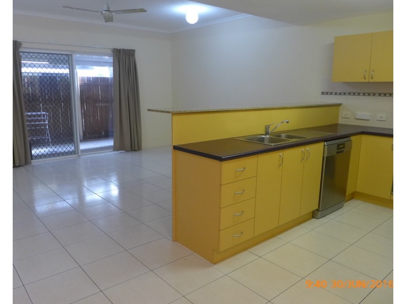 5/8 Oyster Court, Trinity Beach QLD 4879