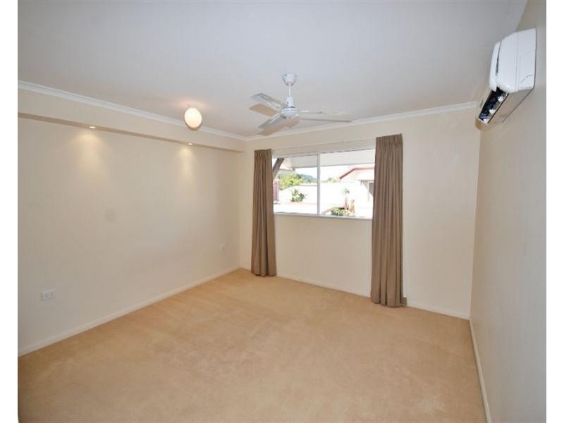5/8 Oyster Court, Trinity Beach QLD 4879