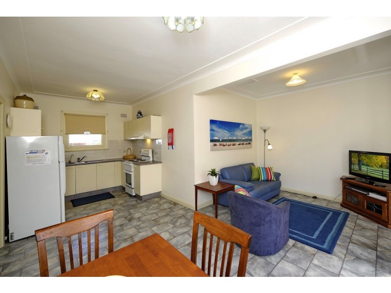 1 and 2/7 Government Road, Shoal Bay NSW 2315