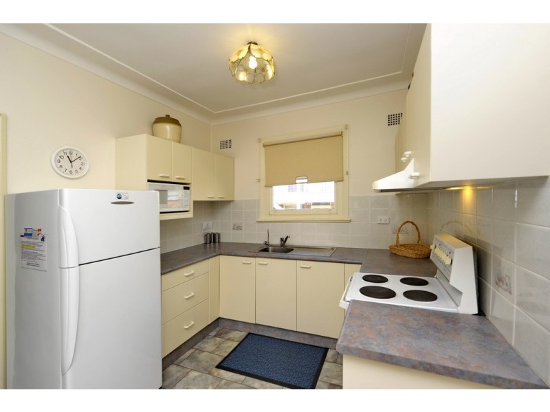 1 and 2/7 Government Road, Shoal Bay NSW 2315