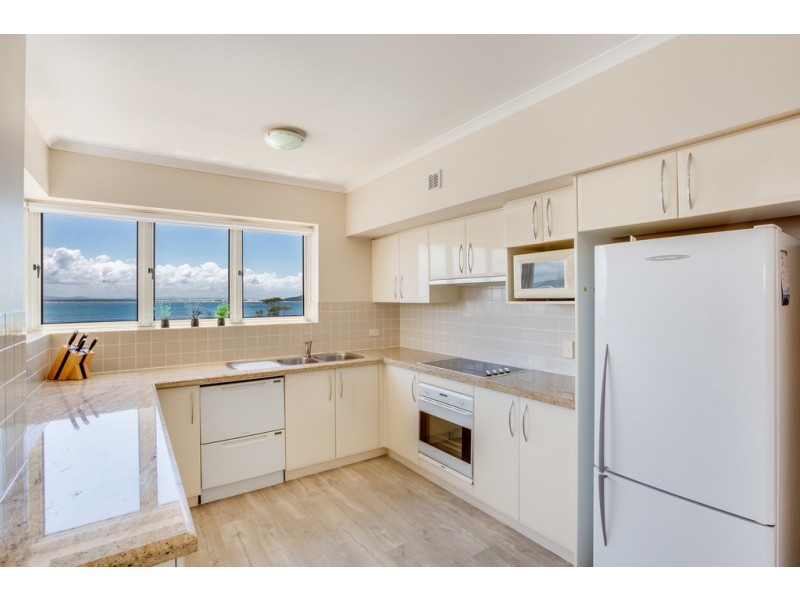 302/2a Messines Street, Shoal Bay NSW 2315