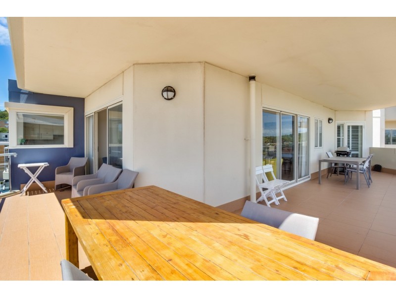 302/2a Messines Street, Shoal Bay NSW 2315