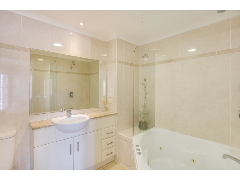302/2a Messines Street, Shoal Bay NSW 2315
