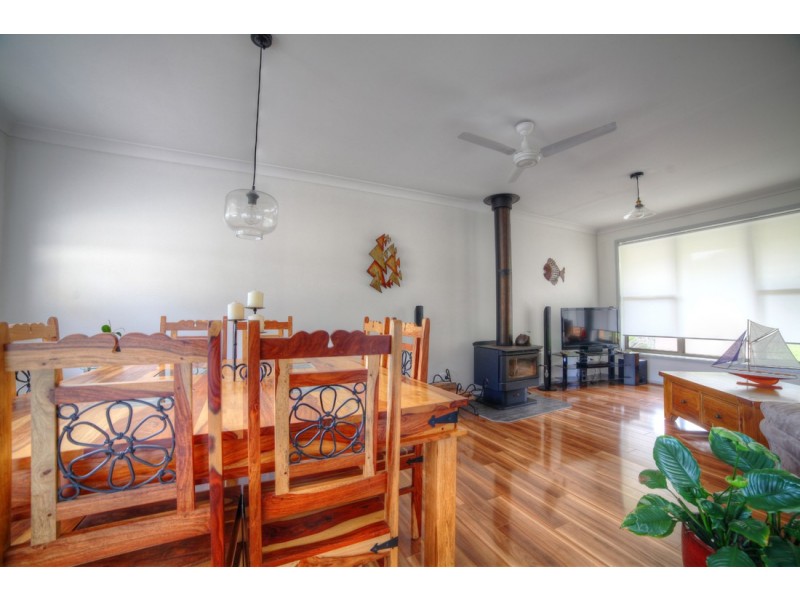 18 Amaroo Crescent, Fingal Bay NSW 2315
