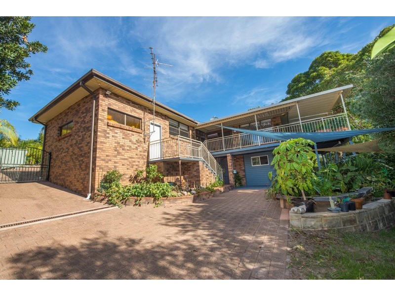 18 Amaroo Crescent, Fingal Bay NSW 2315