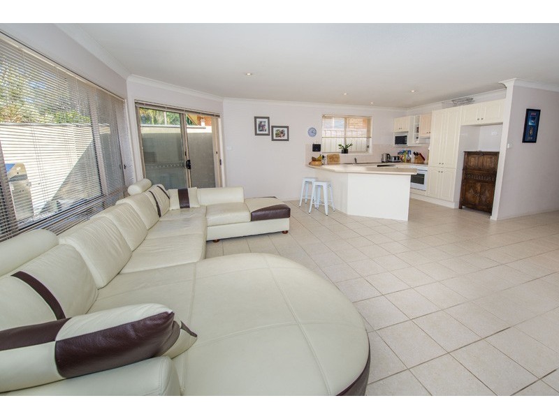 2/113 Government Road, Shoal Bay NSW 2315