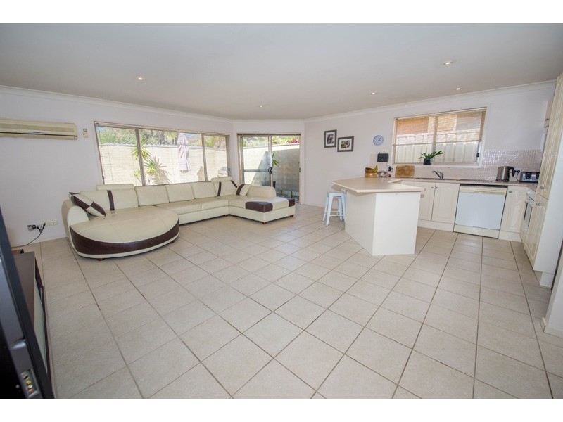 2/113 Government Road, Shoal Bay NSW 2315