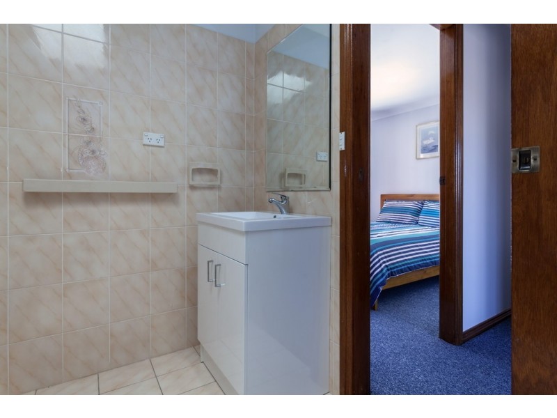 2/25 Government Road, Shoal Bay NSW 2315