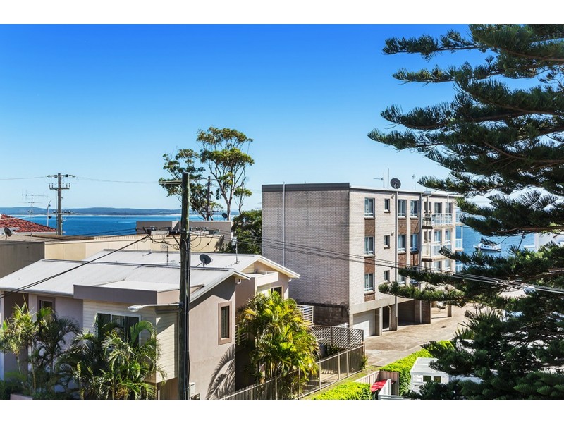 1/2 Lillian Street, Shoal Bay NSW 2315