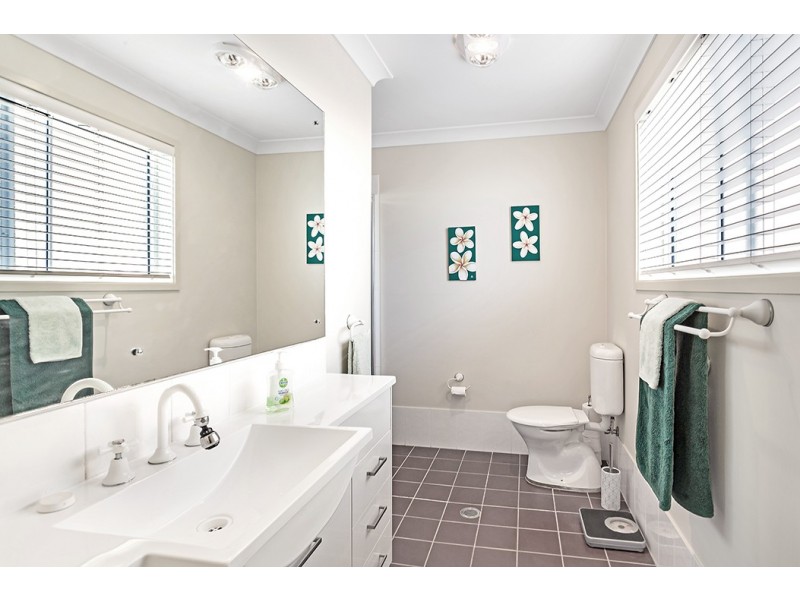 17 Upton Street, Soldiers Point NSW 2317