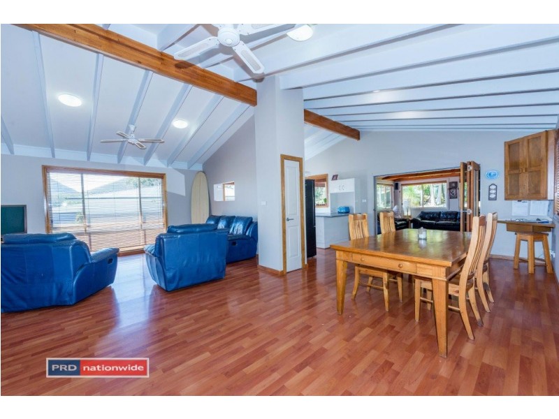 22 Ocean Beach Road, Shoal Bay NSW 2315