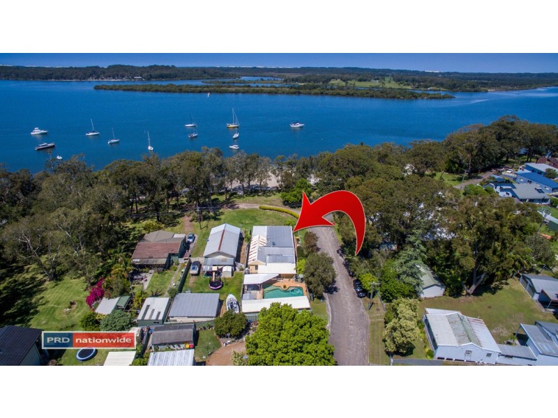 2 Crawley Avenue, Lemon Tree Passage NSW 2319