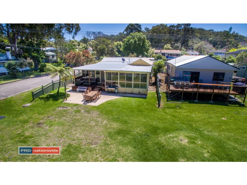 2 Crawley Avenue, Lemon Tree Passage NSW 2319