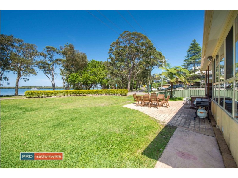 2 Crawley Avenue, Lemon Tree Passage NSW 2319