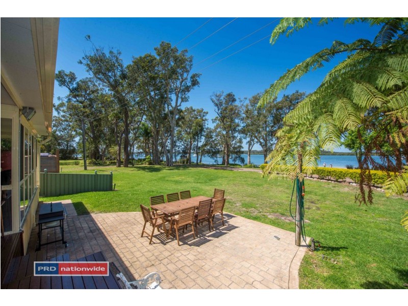 2 Crawley Avenue, Lemon Tree Passage NSW 2319