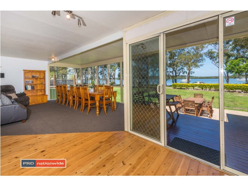 2 Crawley Avenue, Lemon Tree Passage NSW 2319