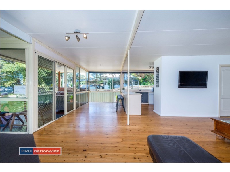 2 Crawley Avenue, Lemon Tree Passage NSW 2319