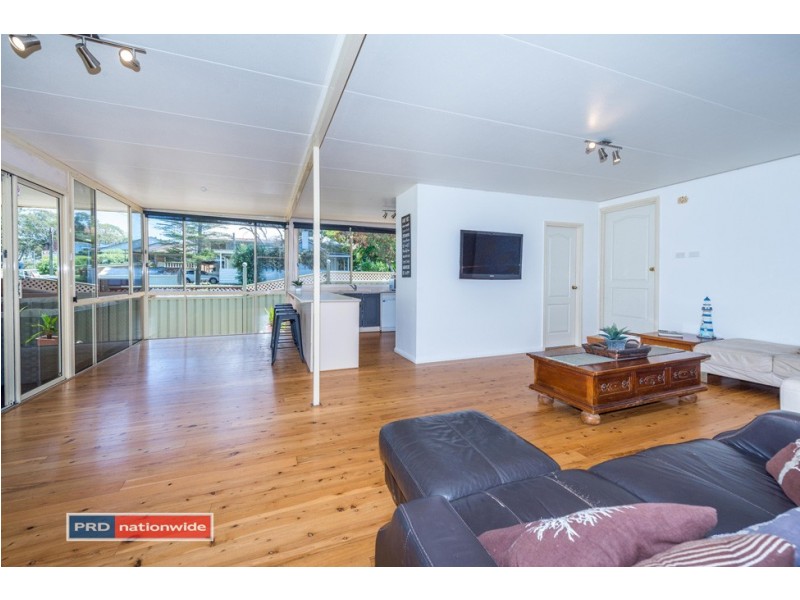 2 Crawley Avenue, Lemon Tree Passage NSW 2319