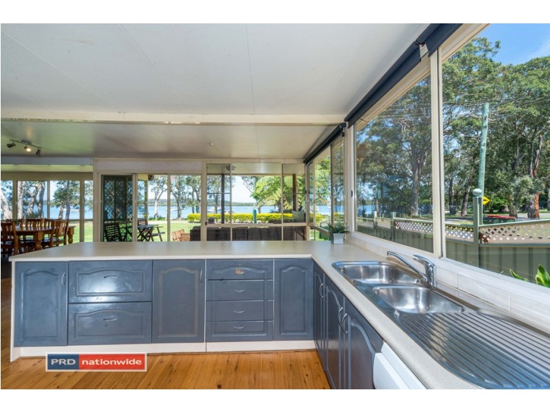 2 Crawley Avenue, Lemon Tree Passage NSW 2319