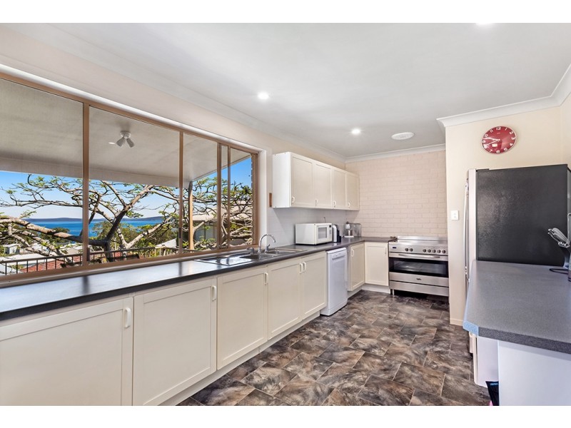 14 Lyndel Close, Soldiers Point NSW 2317