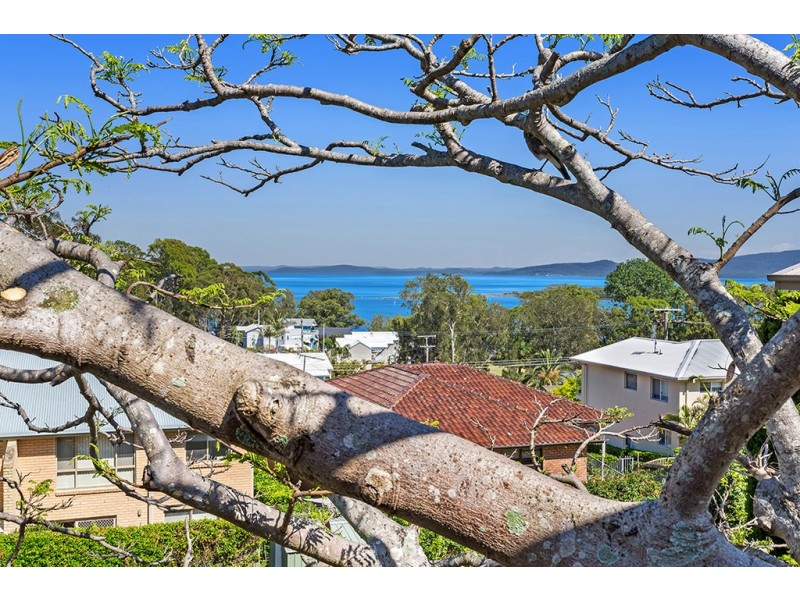 14 Lyndel Close, Soldiers Point NSW 2317