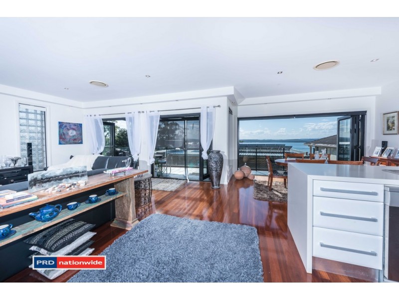 2/1 Wollomi Avenue, Nelson Bay NSW 2315