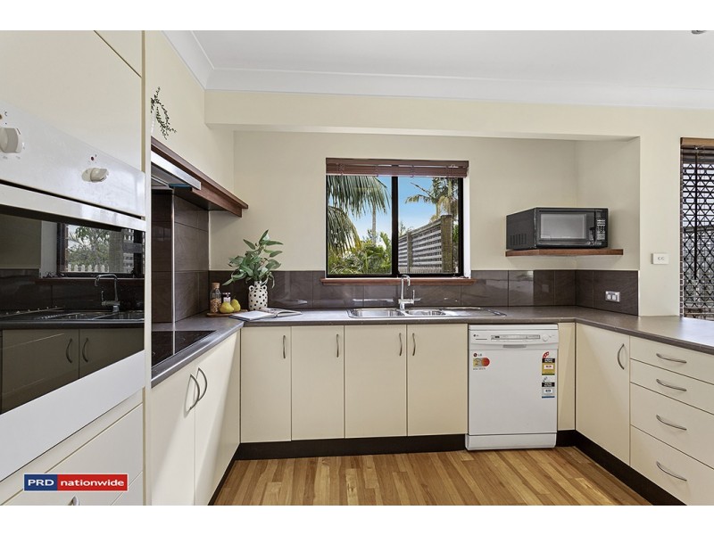 8 Kent Gardens, Soldiers Point NSW 2317