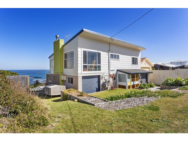 18 Ocean Street, Fishermans Bay NSW 2316