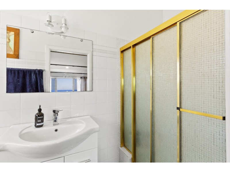 18 Ocean Street, Fishermans Bay NSW 2316