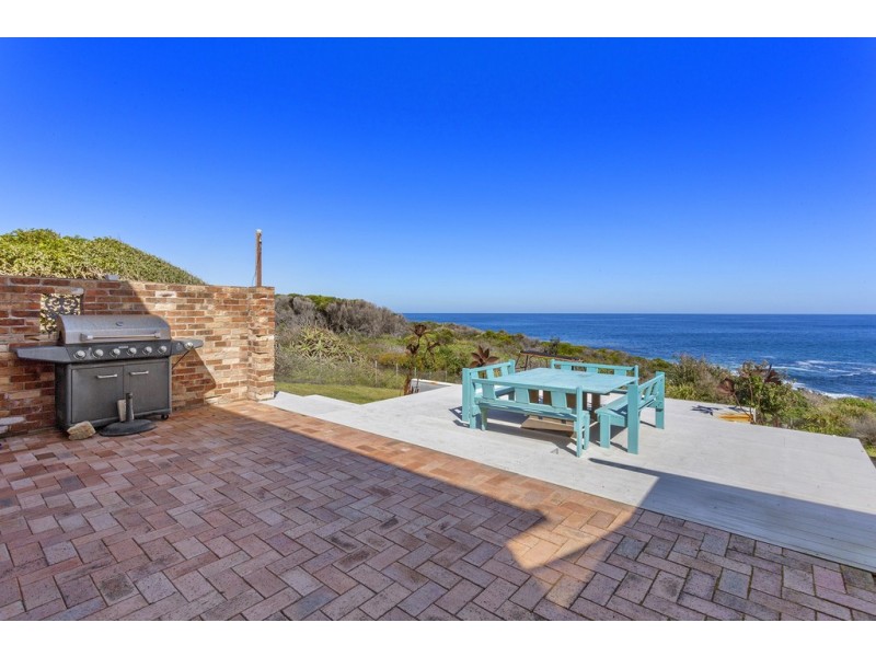 18 Ocean Street, Fishermans Bay NSW 2316