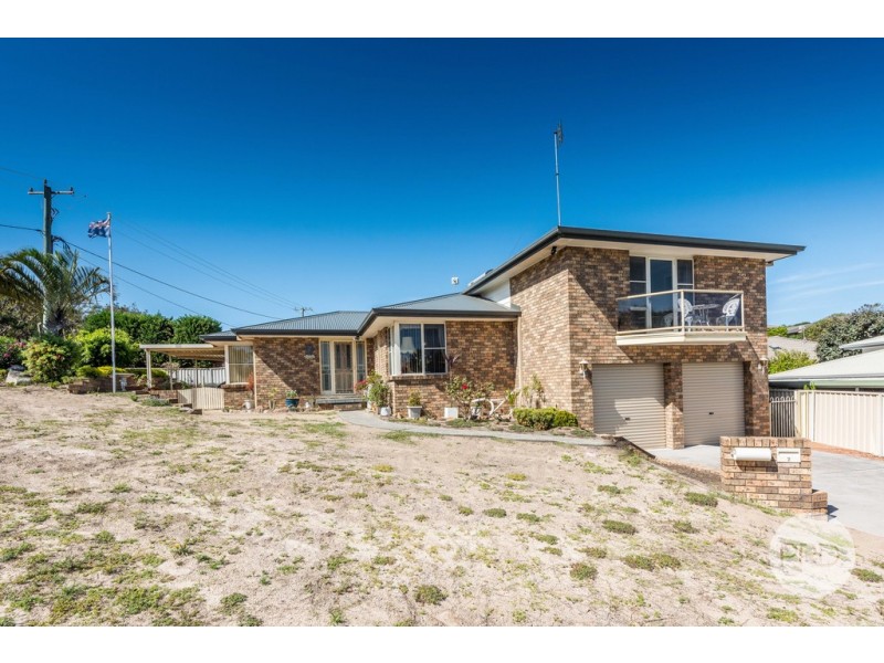 2 Castaway Close, Boat Harbour NSW 2316