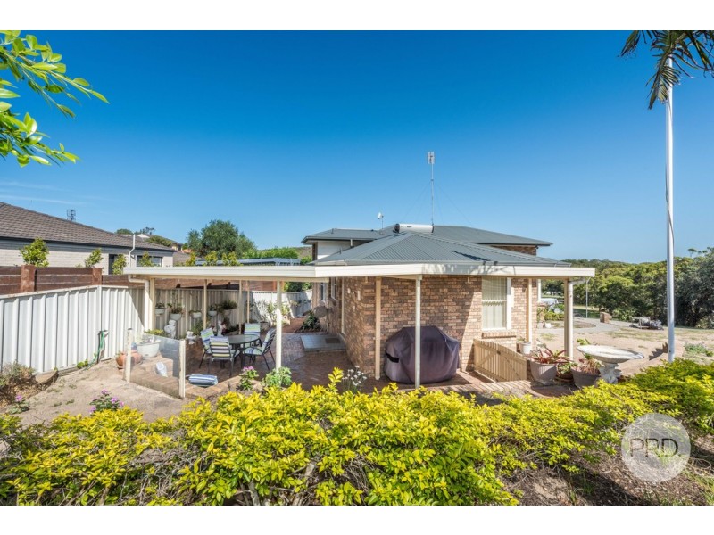 2 Castaway Close, Boat Harbour NSW 2316