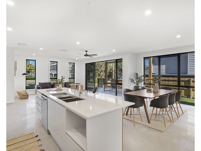 2/18 Cromarty Road, Soldiers Point NSW 2317