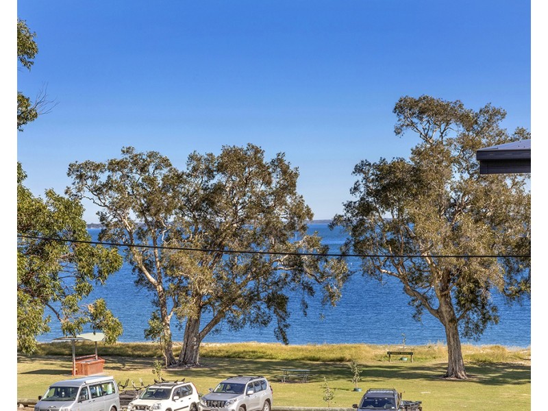 2/18 Cromarty Road, Soldiers Point NSW 2317