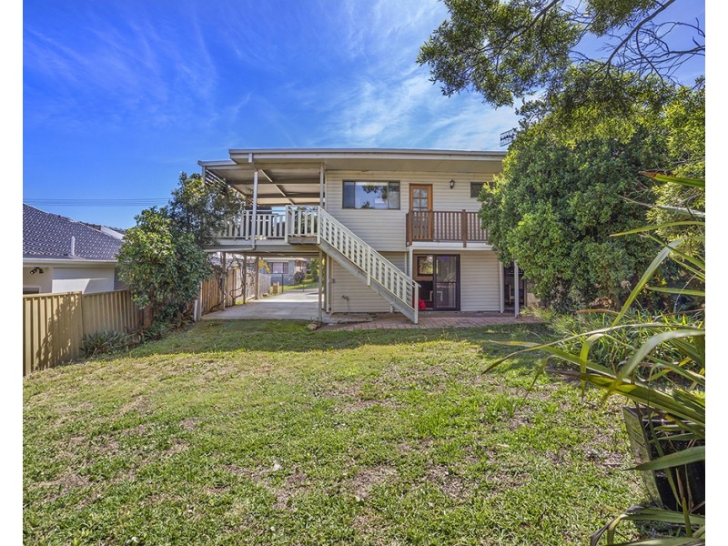 10 Lionel Avenue, Shoal Bay NSW 2315