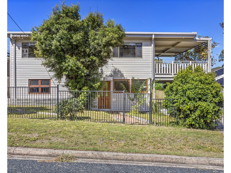 10 Lionel Avenue, Shoal Bay NSW 2315