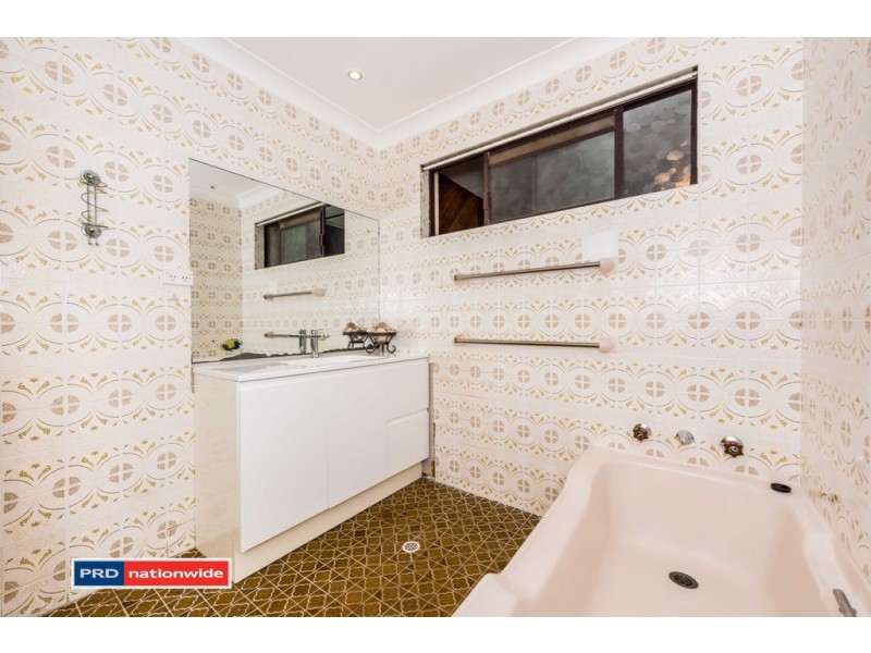 25 Essendene Road, Shoal Bay NSW 2315