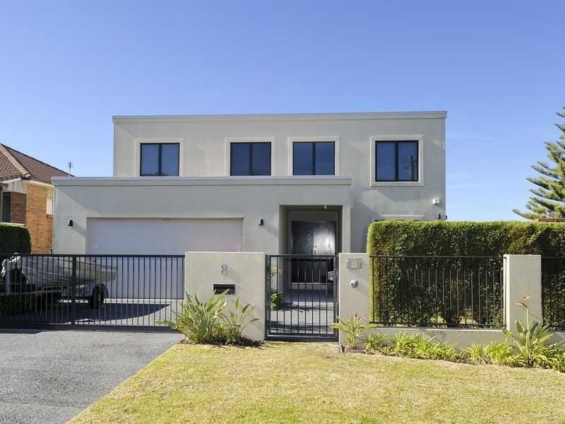 8 Tomaree Crescent, Boat Harbour NSW 2316