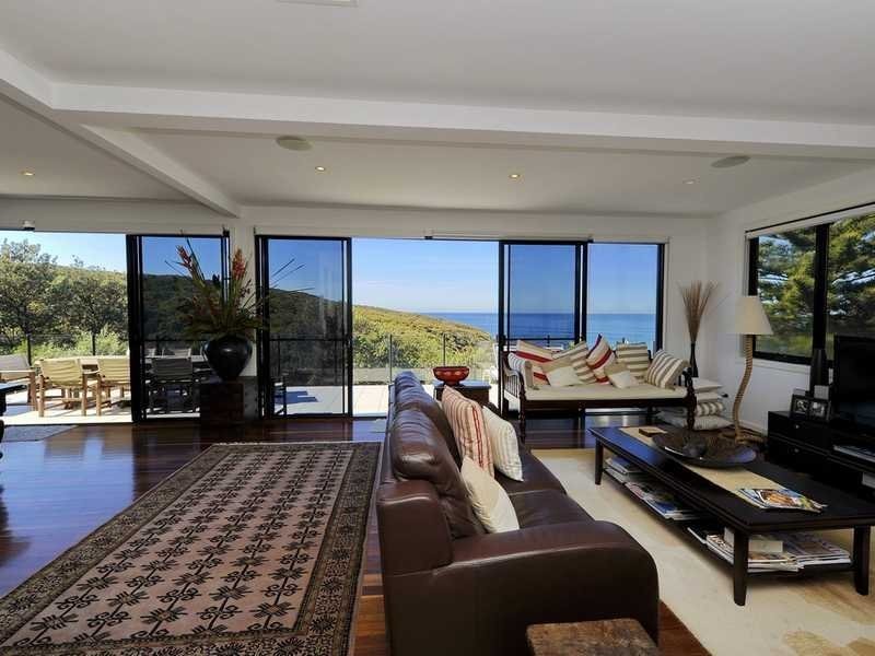 8 Tomaree Crescent, Boat Harbour NSW 2316